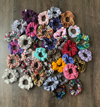 Load image into Gallery viewer, Scrunchies
