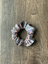 Load image into Gallery viewer, Scrunchies